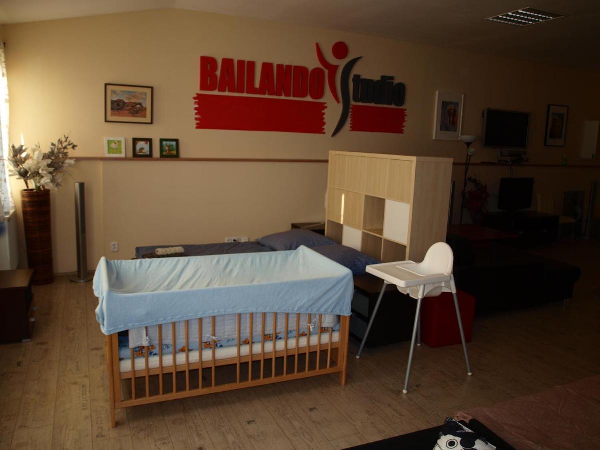Bailando Studio Neratovice Kültér fotó